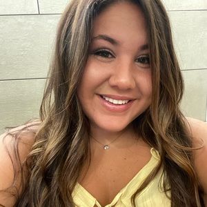 Meet your Posher, Dominique